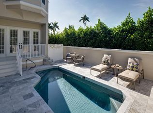 435 8th Ave S, Naples, FL 34102