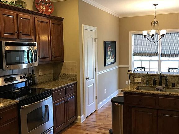 5th image of 2828 Palisades Ct