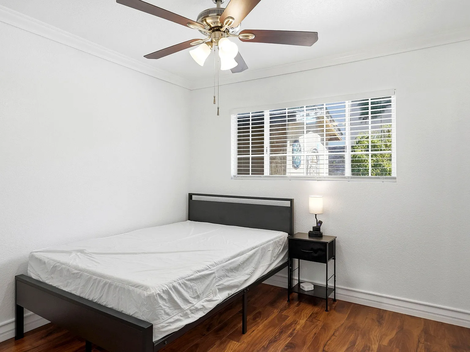 4 bed, 3.0 bath, 2003 sqft, $1,118 — Photo 1