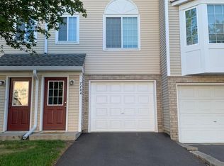 7784 Village Pl, Chanhassen, MN 55317