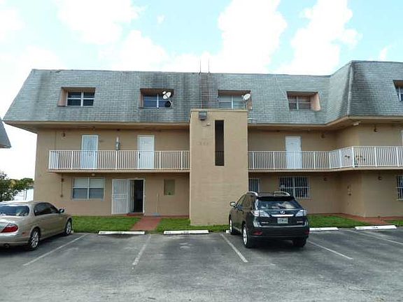 3rd image of 300 NW 107th Ave APT 102