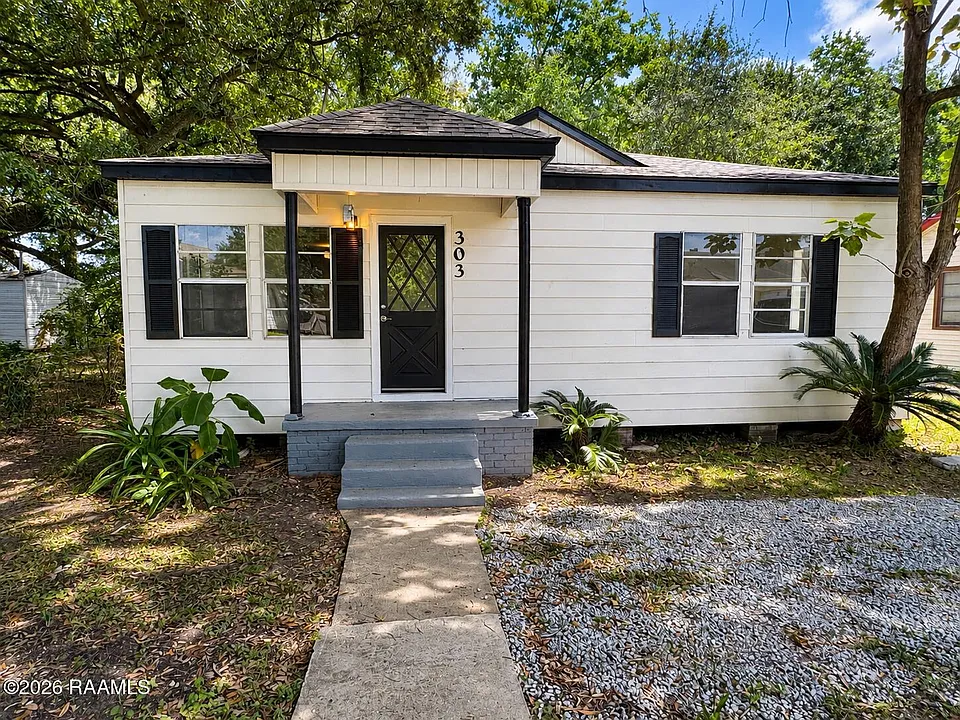 303 Thelma Dr