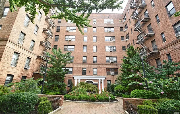 Sold by Benjamin Realty Since 1980 | media 23