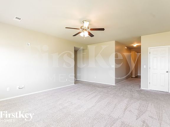 3rd image of 240 Hillcrest Dr
