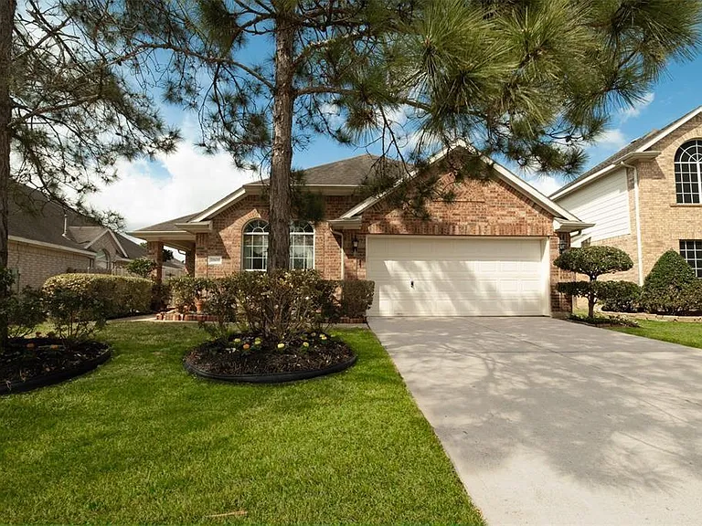 2608 Easton Springs Ct — Photo 1