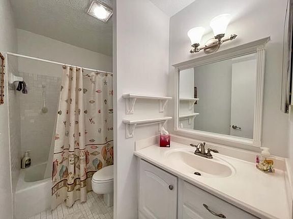 5th image of 1950 NE Indian River Dr APT 104