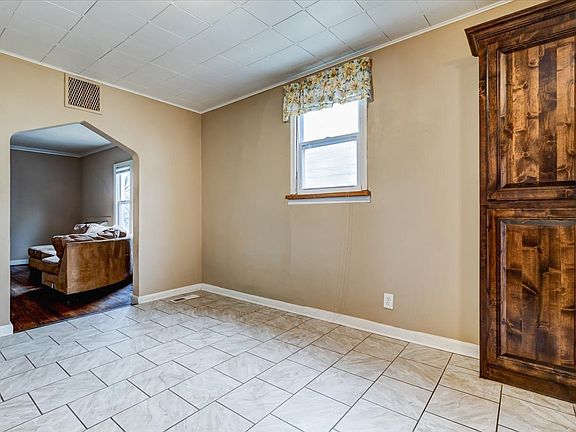 5th image of 420 Olive St APT 1