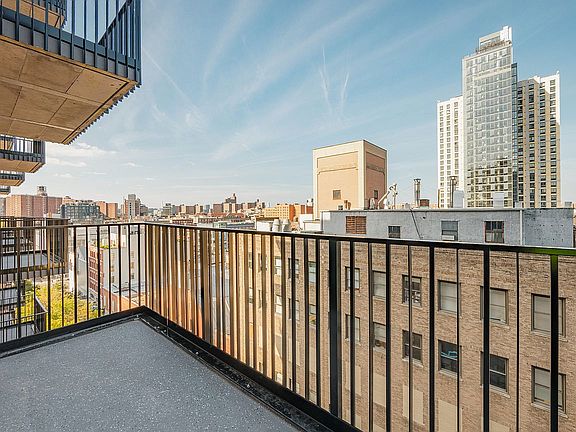 3rd image of 224 W 124th St #1409
