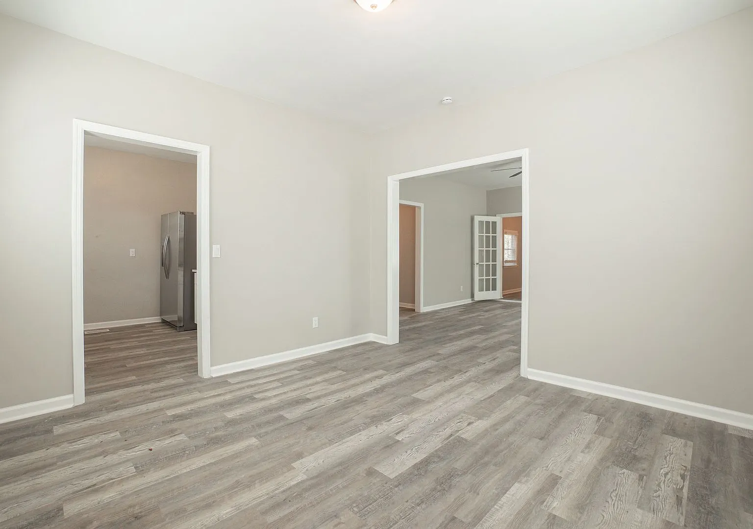 Welcome to this newly renovated home in a stellar location. — Photo 4