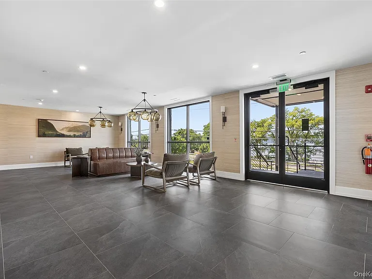 25 S Riverside Ave #207 — Photo 3