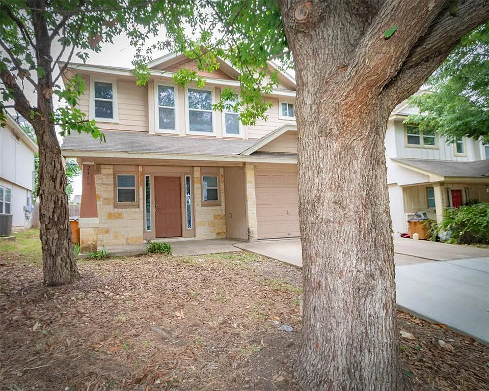 3 bed, 2.5 bath, 1497 sqft, $1,995 — Photo 3