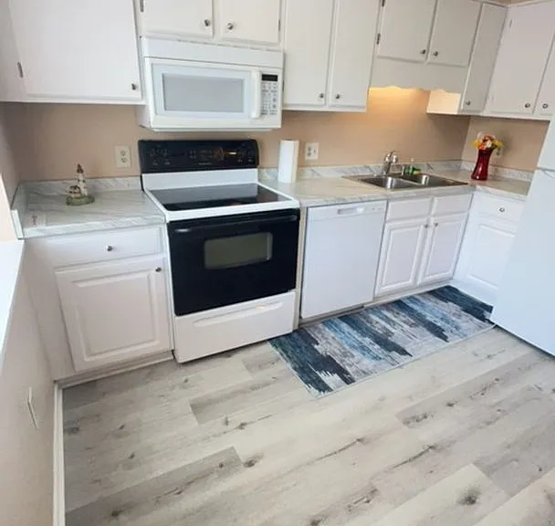 1208 Pinegrove Dr #D — Photo 4