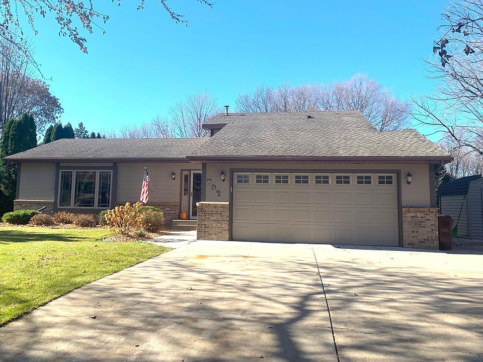 1st image of 702 Forest Green Cir NE