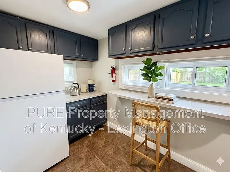 168 Woodland Ave #2 — Photo 10