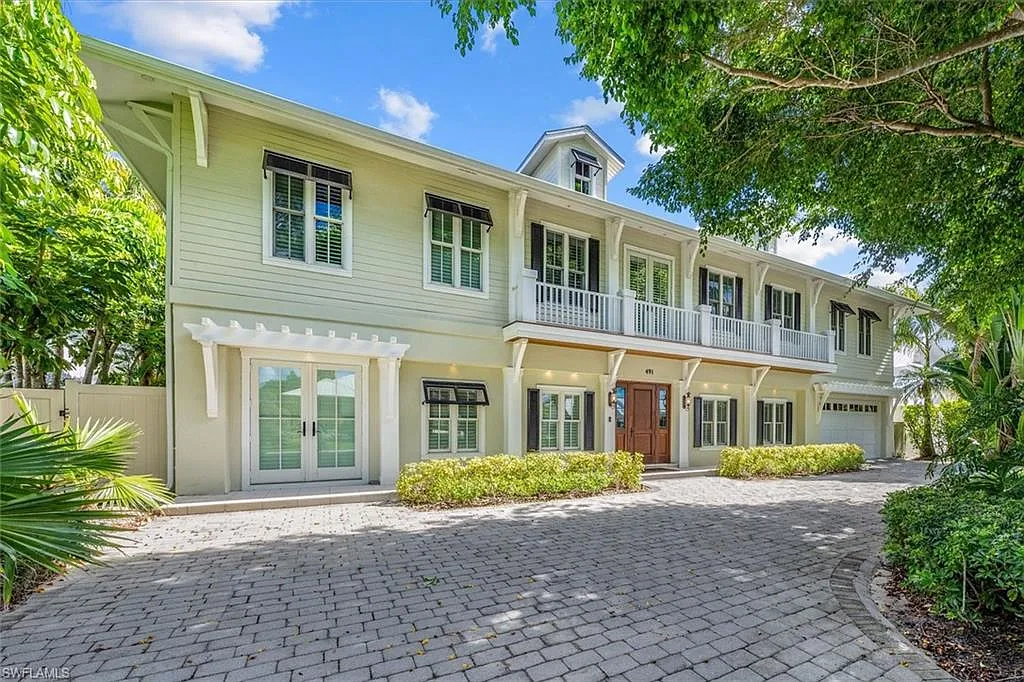 5 bed, 4.5 bath, 4585 sqft, $55,000 — Photo 2