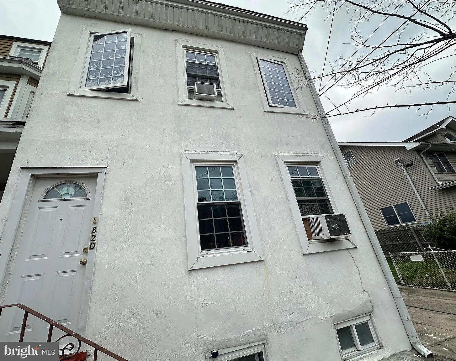 820 Plum St photo 1