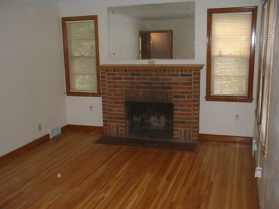 4th image of 154 Wyoming St E