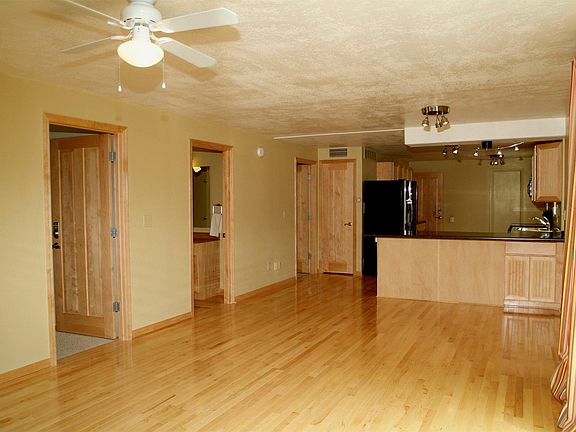 3rd image of 819 1/2 W 23rd St