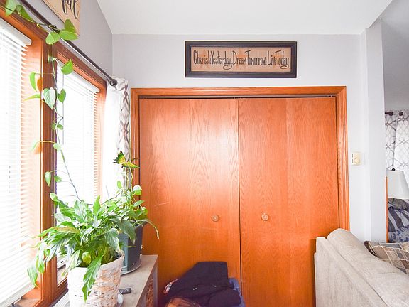 2nd image of 412 Kinney Ave N