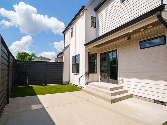 4th image of 725 Park Cir