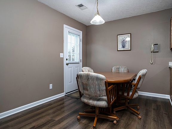 5th image of 216 Palm Hill Dr