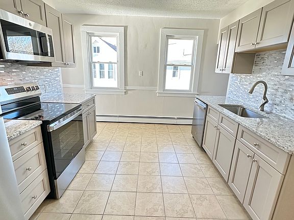 4th image of 207 Winthrop St Floor 3