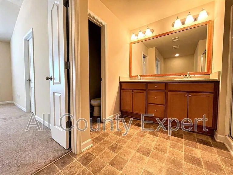 220 Bobbie Way — Photo 14