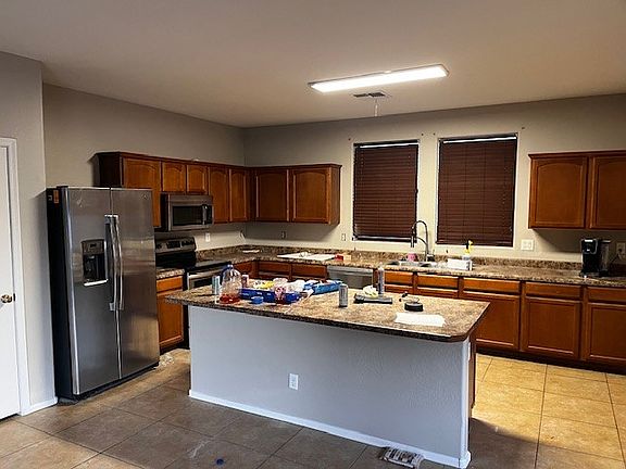 3rd image of 46089 W Belle Ave