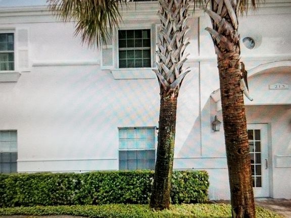 5th image of 213D Seahorse Dr SE