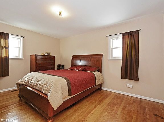5th image of 15148 Chaucer Dr