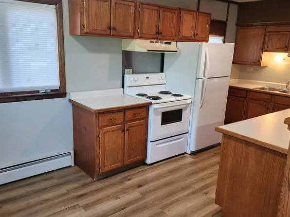 1550 N Eagle St #B, Oshkosh, WI 54902