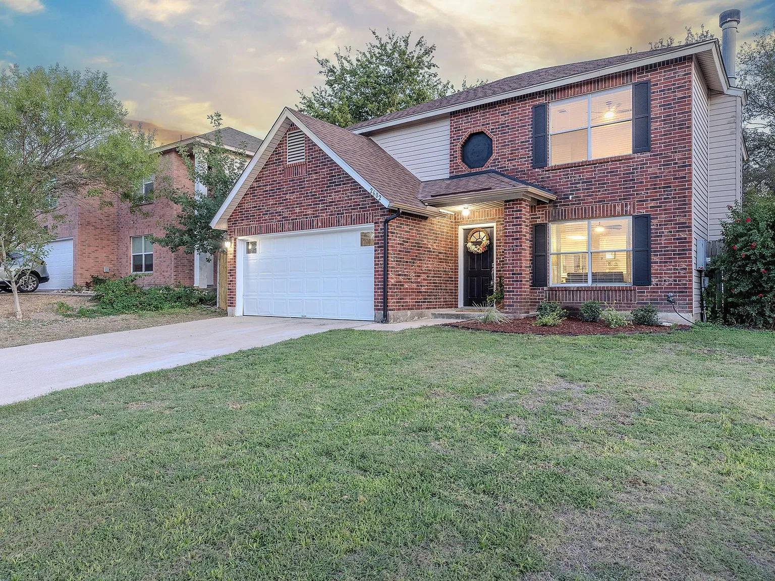 3 bed, 2.5 bath, 2110 sqft, $2,300 — Photo 2