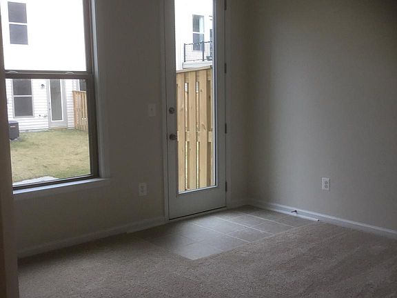 2nd image of 42415 Dogwood Glen Sq