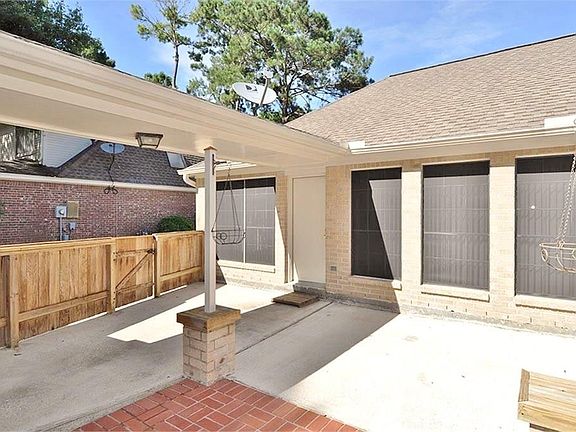 2nd image of 3215 Manor Grove Dr