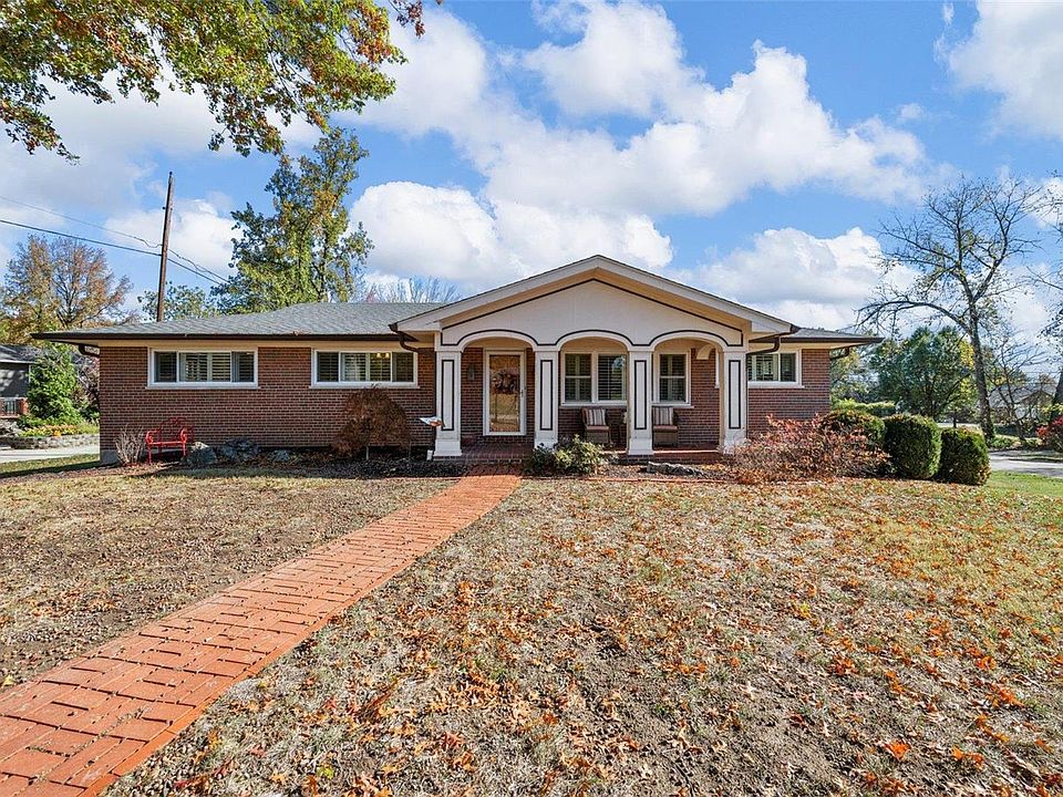 1st image of 9842 Barrington Dr