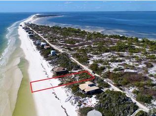 854 Gulf Shore Dr, Carrabelle, FL 32322