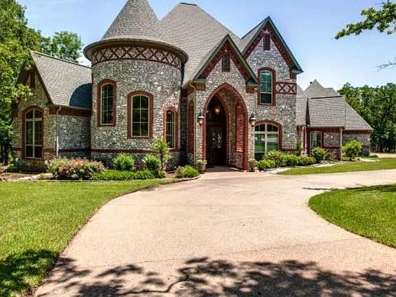2nd image of 115 Dixon Woods Ct
