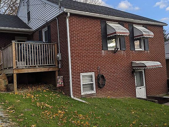 4th image of 3053 Curry St