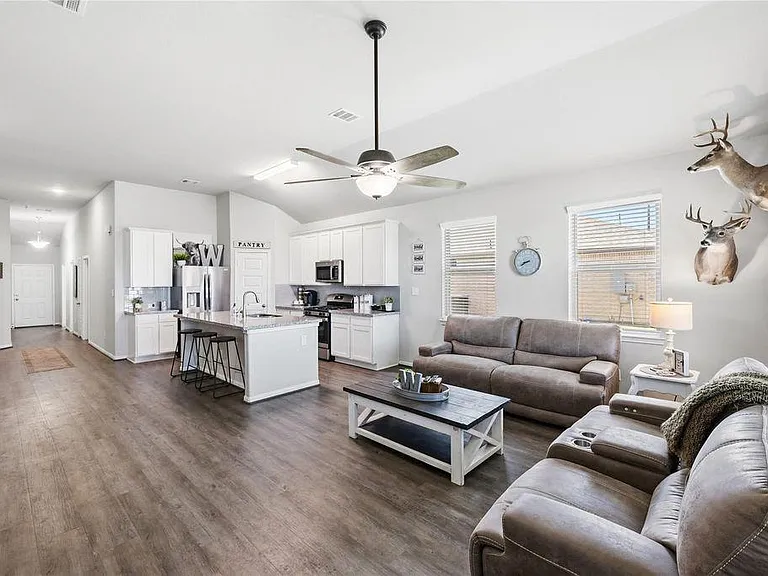 14815 Rain Tree Dr — Photo 8