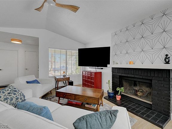 4th image of 2547 Wolverton Ave