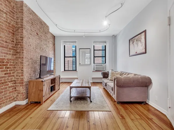 206 E 90th St APT 4W, New York, NY 10128