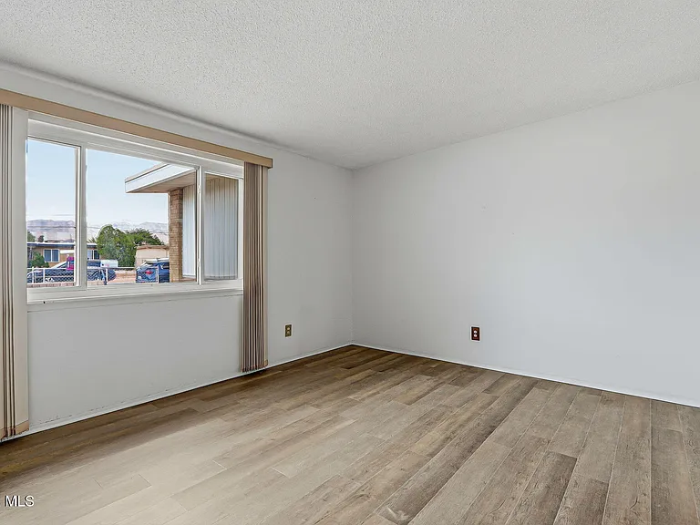 10520 Champlain St — Photo 26