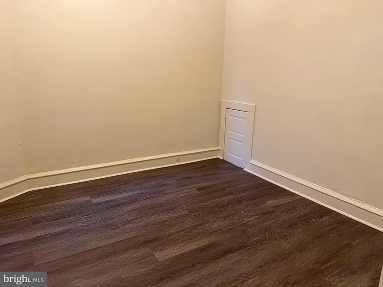 244 S Fairview Ave — Photo 2