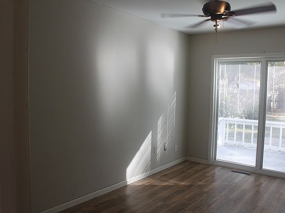 3rd image of 103 Elmwood Dr