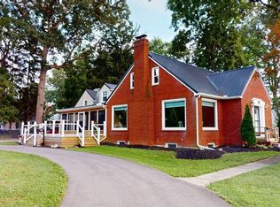 805 Maplewood St, Willard, OH 44890