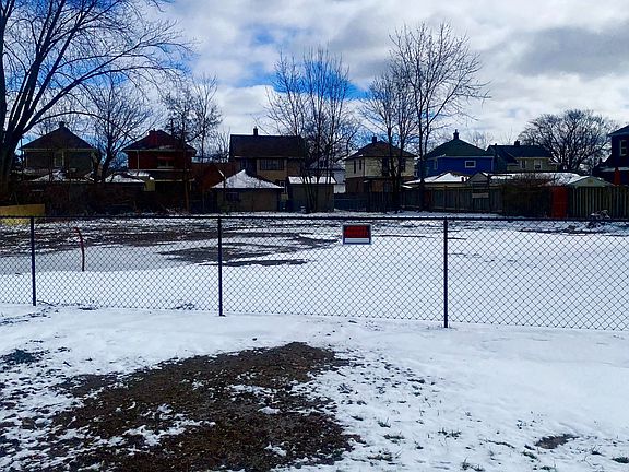 3rd image of 45 Riverside Dr