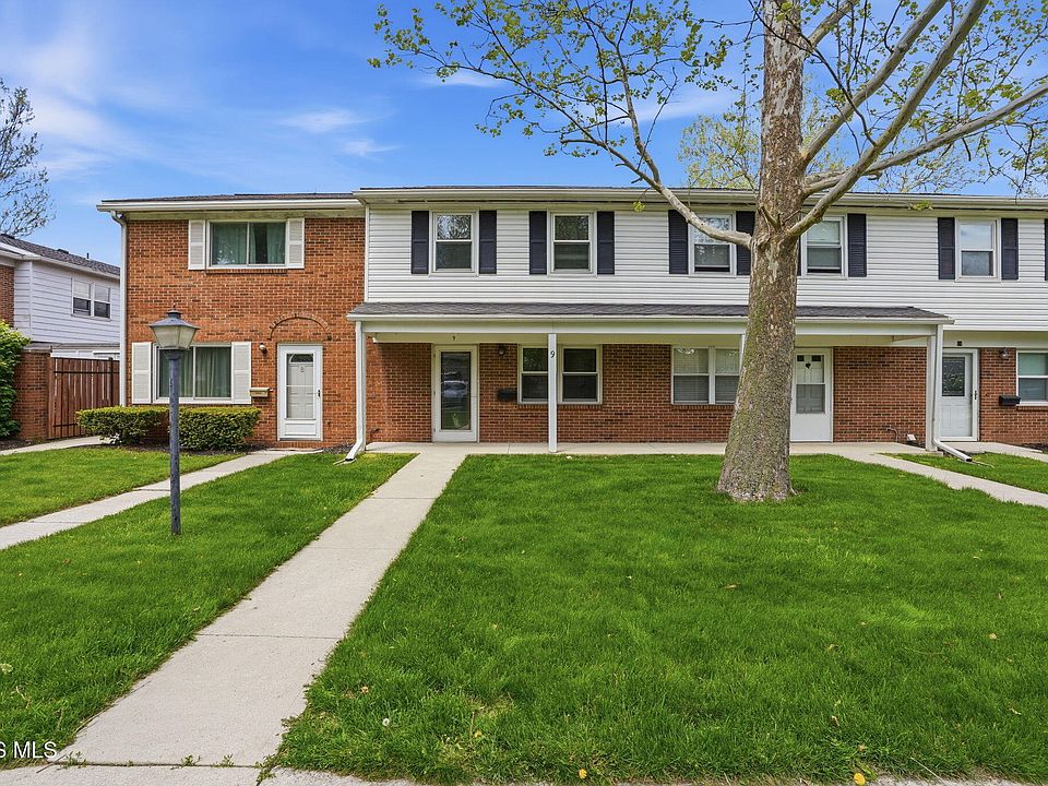 1st image of 1724 Queenswood Dr Unit 9