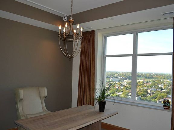 2nd image of 1313 N Franklin Pl APT 1506