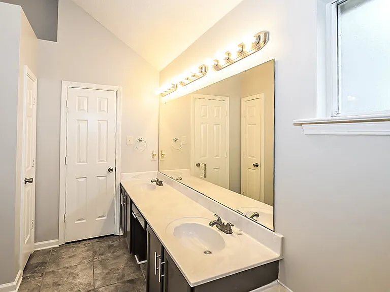 12829 Fox Bend Ln — Photo 13
