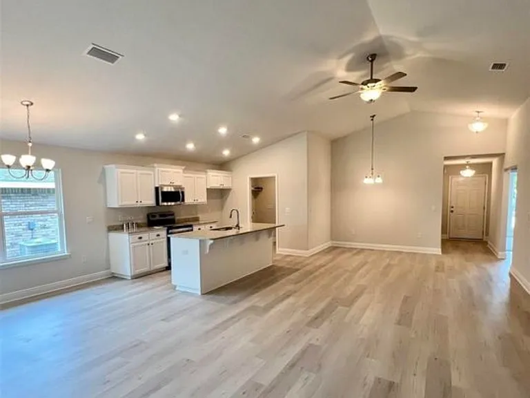 3315 Bliss Ln — Photo 4